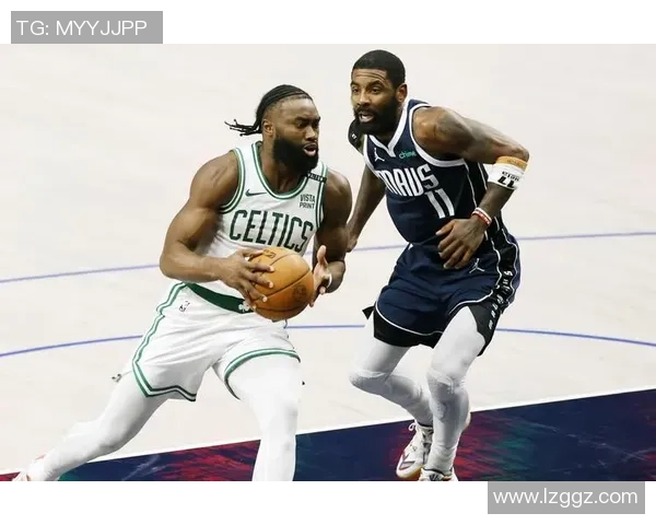 NBA总决赛首场激战落幕 双方战况胶着比分悬念十足 NBA总决赛首场激战落幕 双方战况胶着比分悬念十足